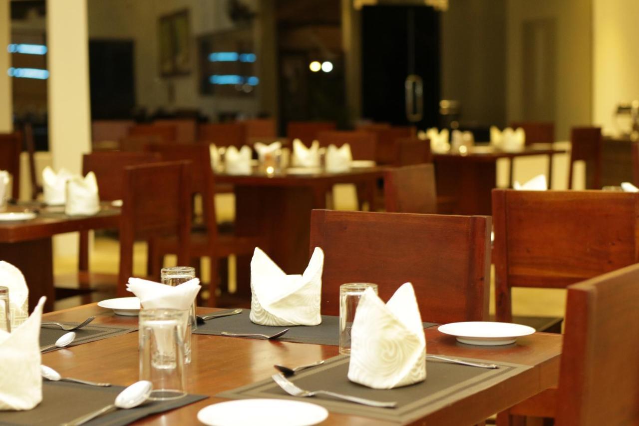 Jade Green Hotel Hambantota Dış mekan fotoğraf