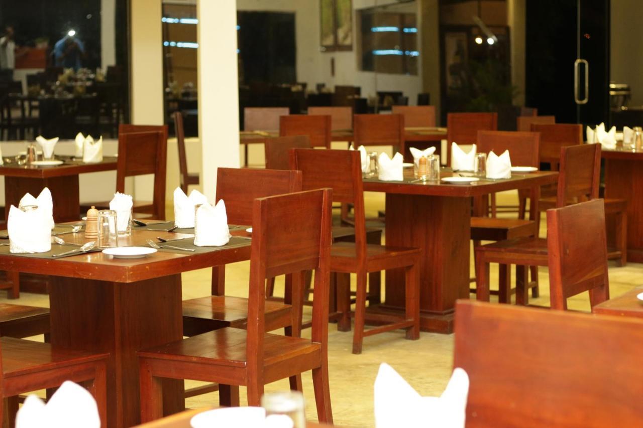 Jade Green Hotel Hambantota Dış mekan fotoğraf