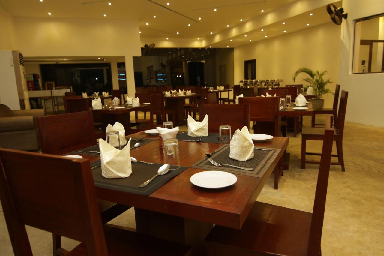 Jade Green Hotel Hambantota Dış mekan fotoğraf
