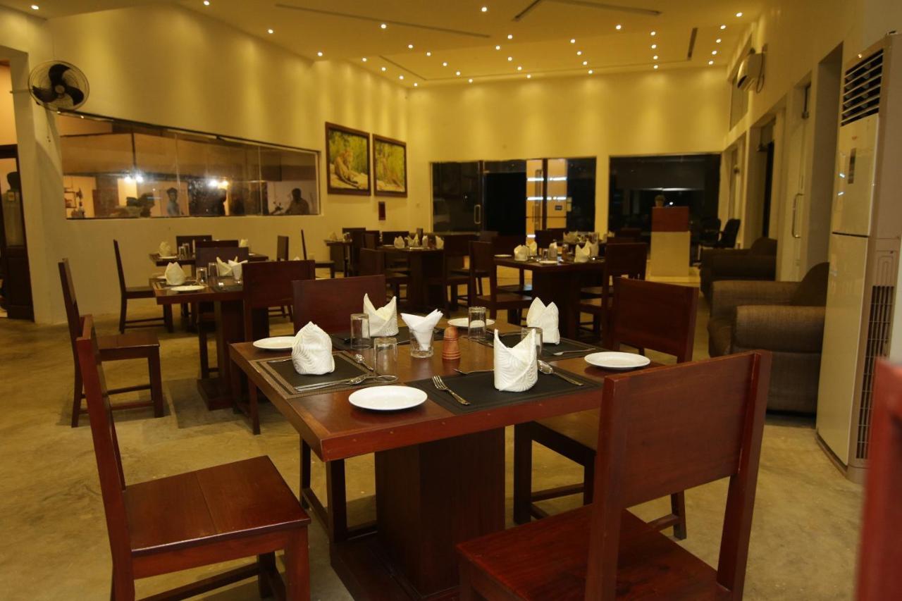Jade Green Hotel Hambantota Dış mekan fotoğraf