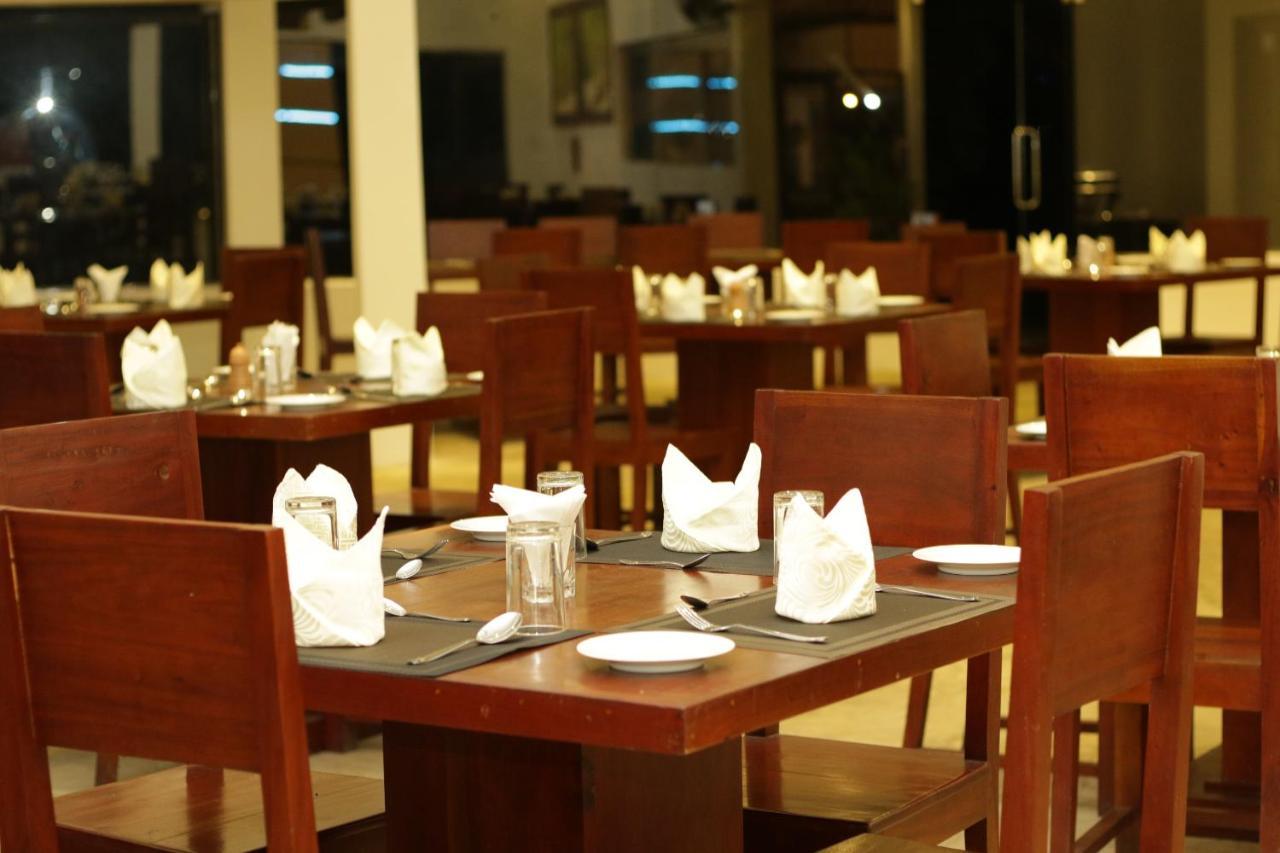 Jade Green Hotel Hambantota Dış mekan fotoğraf