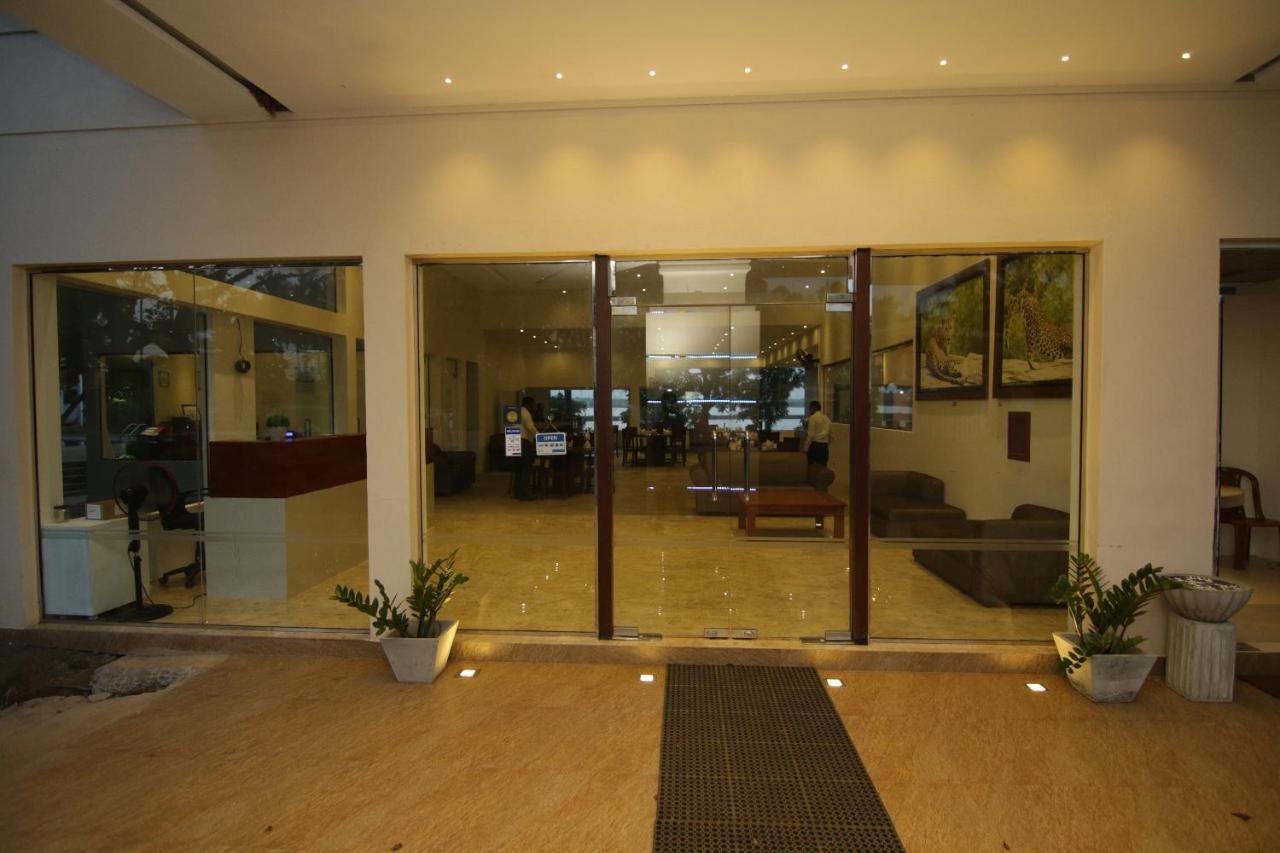Jade Green Hotel Hambantota Dış mekan fotoğraf