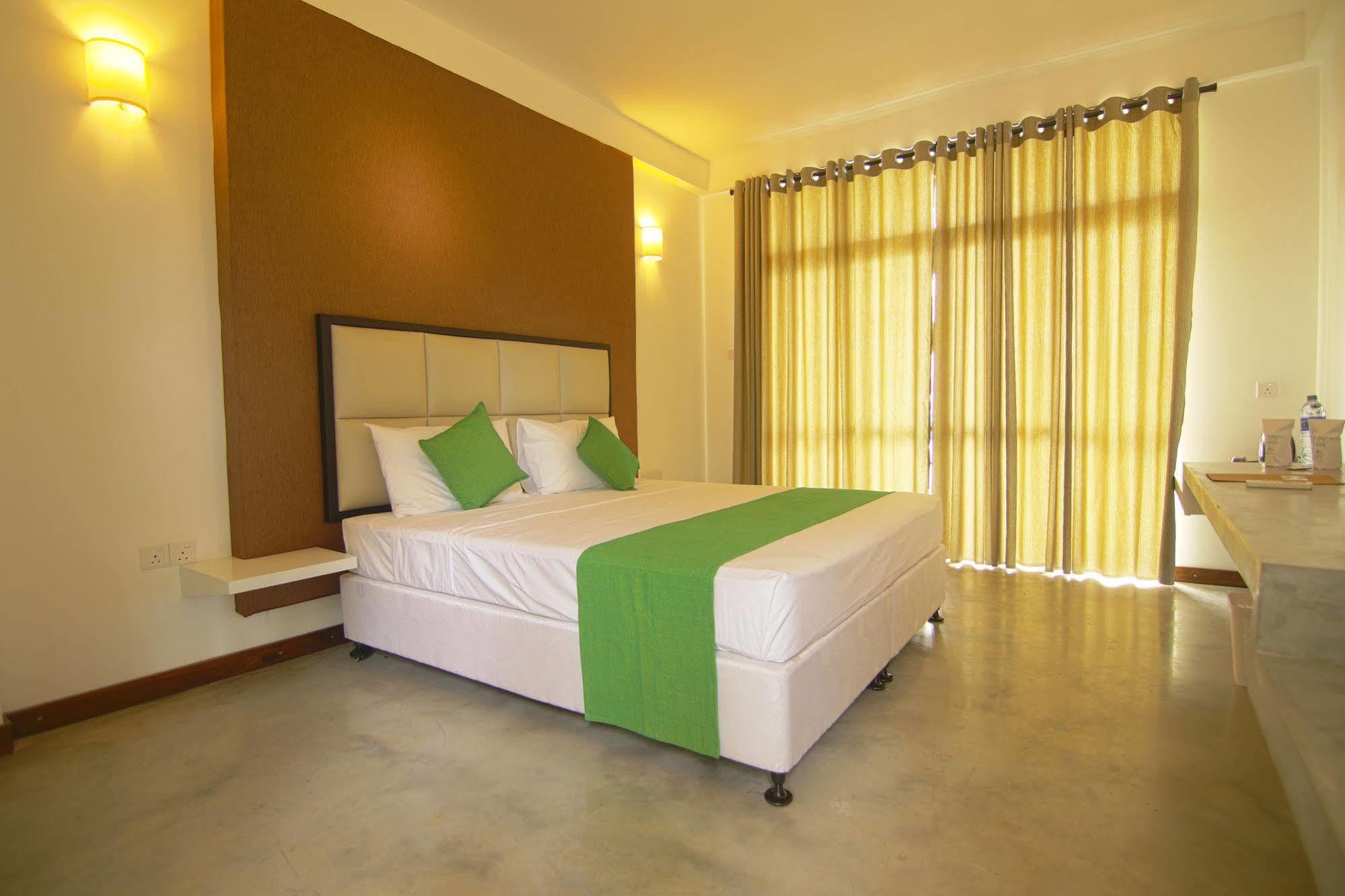 Jade Green Hotel Hambantota Dış mekan fotoğraf