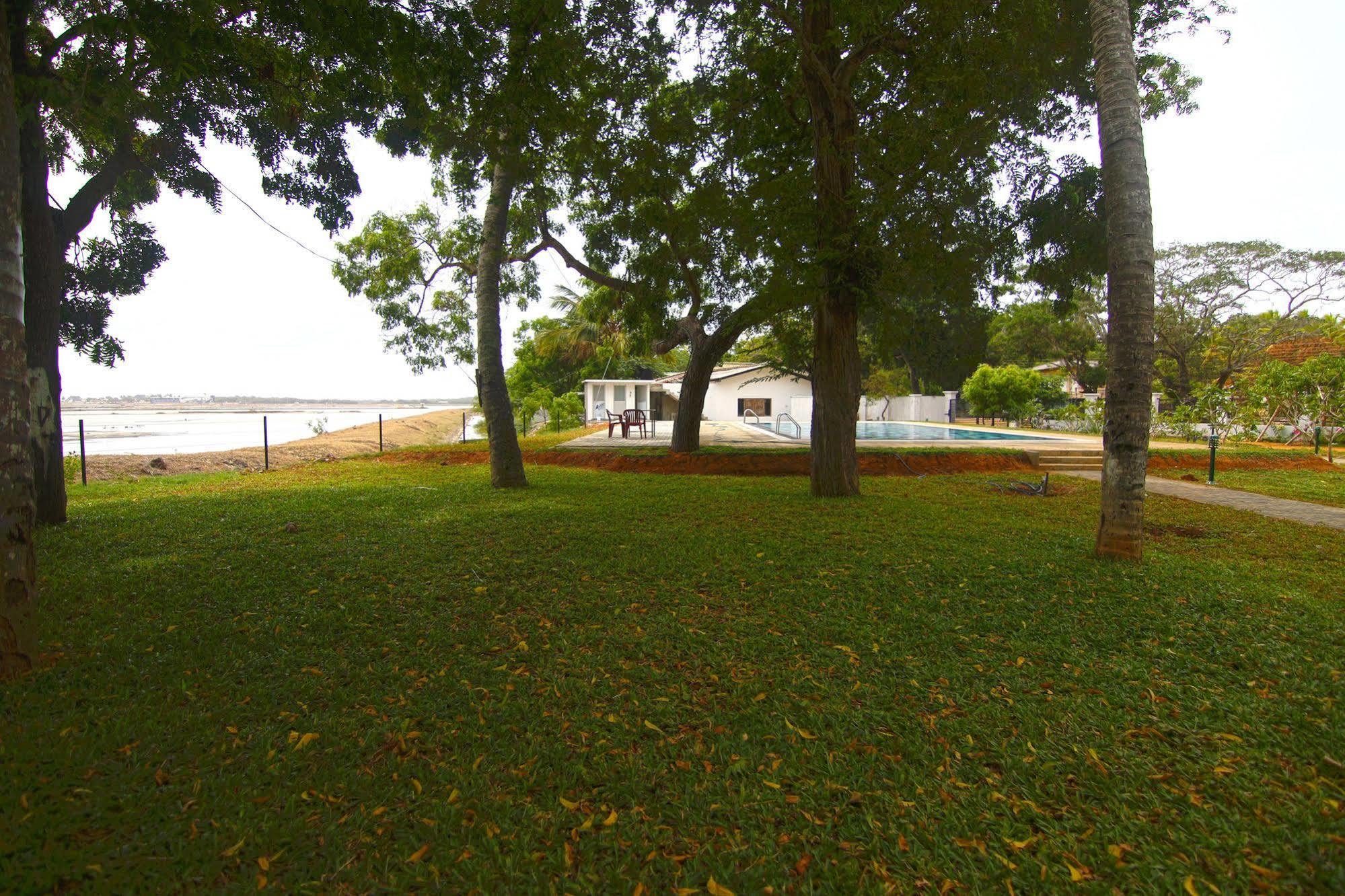 Jade Green Hotel Hambantota Dış mekan fotoğraf